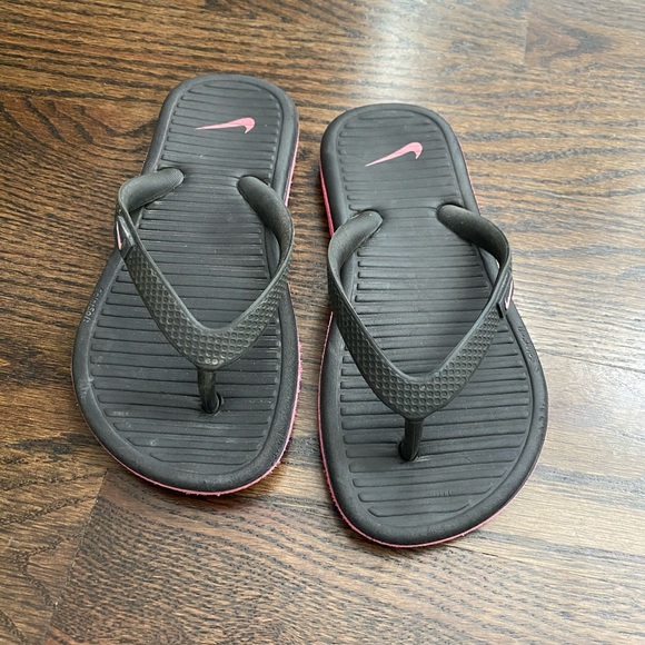 Nike | Shoes | Nike Flip Flops Size 2 